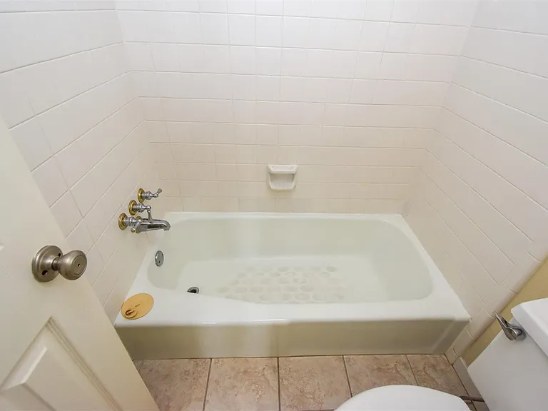 11914 Normont Dr — Photo 24