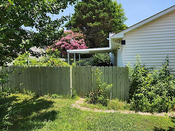 3rd image of 245 Lavista Dr
