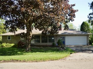 345 Mohican Dr, Crooksville, OH 43731