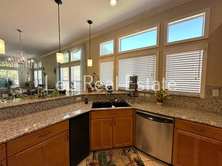 131 Gage Ct — Photo 7