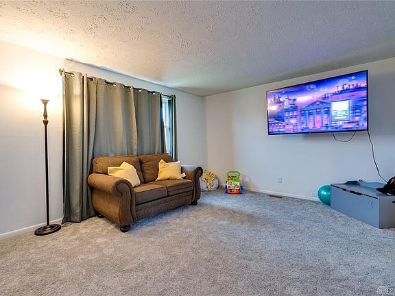4th image of 521 Glenn Ave