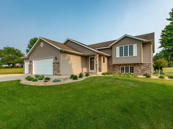 654 Zumbro Hills Dr SW, Oronoco, MN 55960