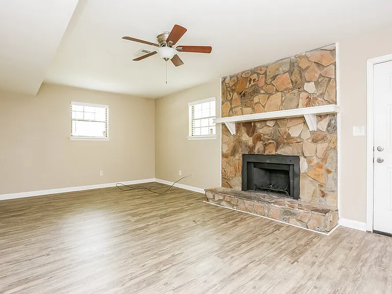 900 Turtle Bend Ln — Photo 10