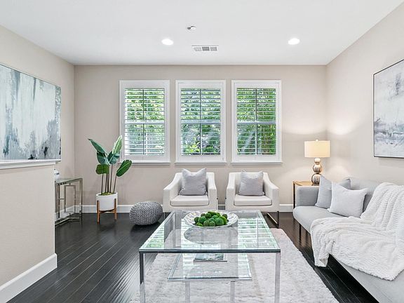 3rd image of 1581 Shore Pl #106