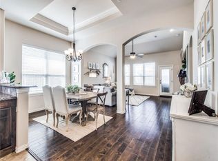 304 Valley Dr, Aubrey, TX 76227