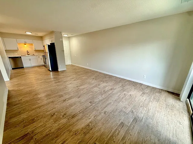 1 bed, 705 sqft, $1,400 — Photo 3