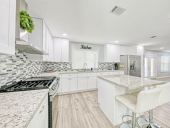5th image of 11907 Hedgegate Dr