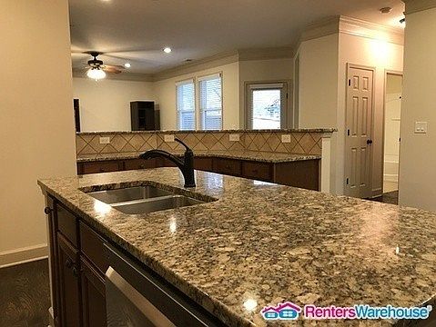 4th image of 10004 Parc Sky Cir