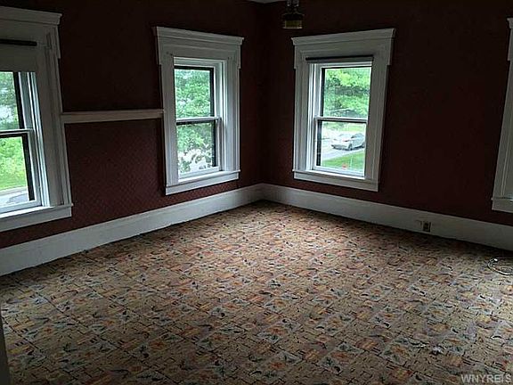 5th image of 52 Jefferson St