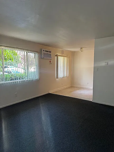 320 9th St — Photo 3