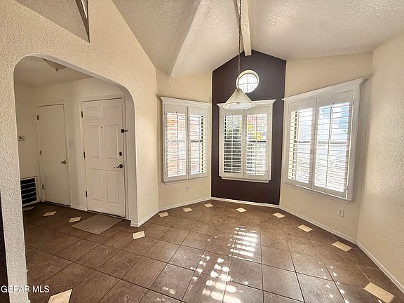 3rd image of 1884 Lyman Dutton Cir