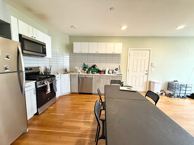 299 Dudley St — Photo 1