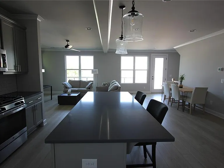 1740 Bolton Rd NW — Photo 5
