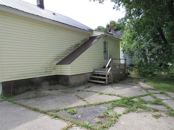 2nd image of 158 Liberty Ave