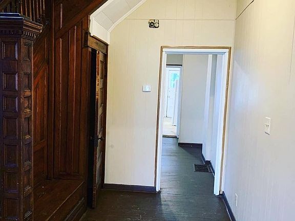 3rd image of 212 Sacra Via St