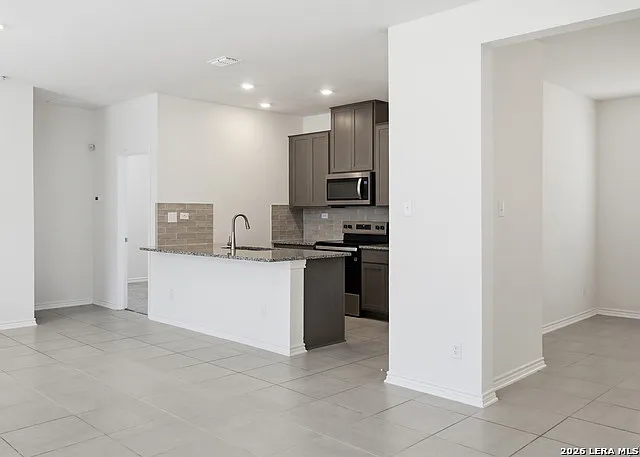 11634 Black Rose — Photo 10