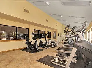 2 bed, 1175 sqft, $1,995 — Photo 2