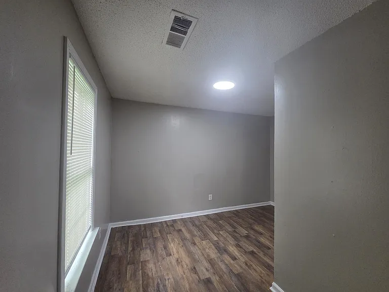 4047 Chelsea Ave — Photo 8