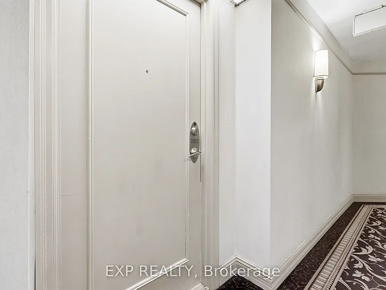 25 Kingsbridge Garden Cir #2120 — Photo 3