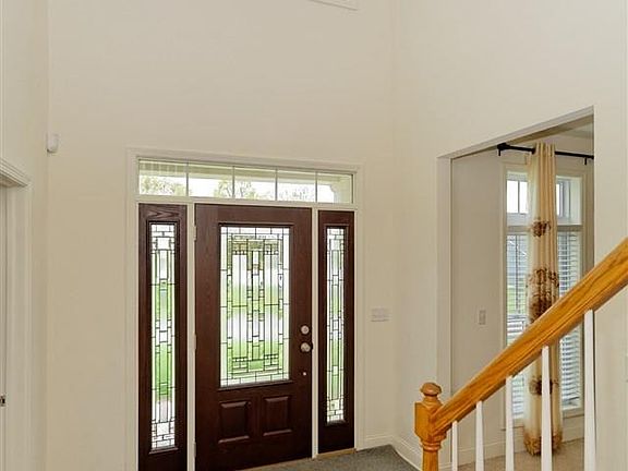 5th image of 21 Sutton Dr