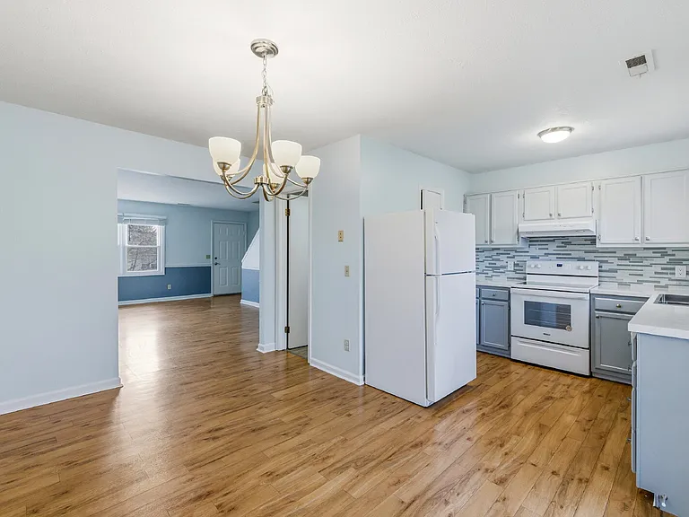 830 Vine St — Photo 11