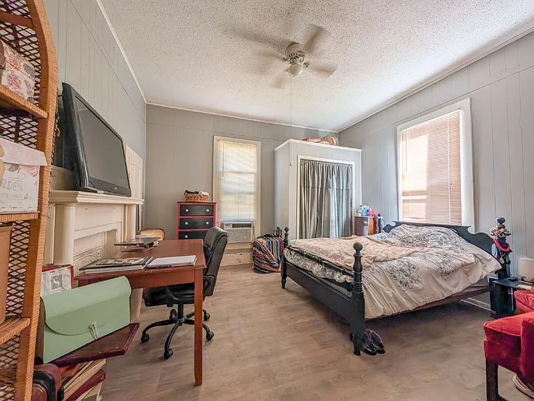 309 Elm St — Photo 3