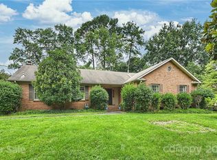 6740 Knightswood Dr, Charlotte, NC 28226