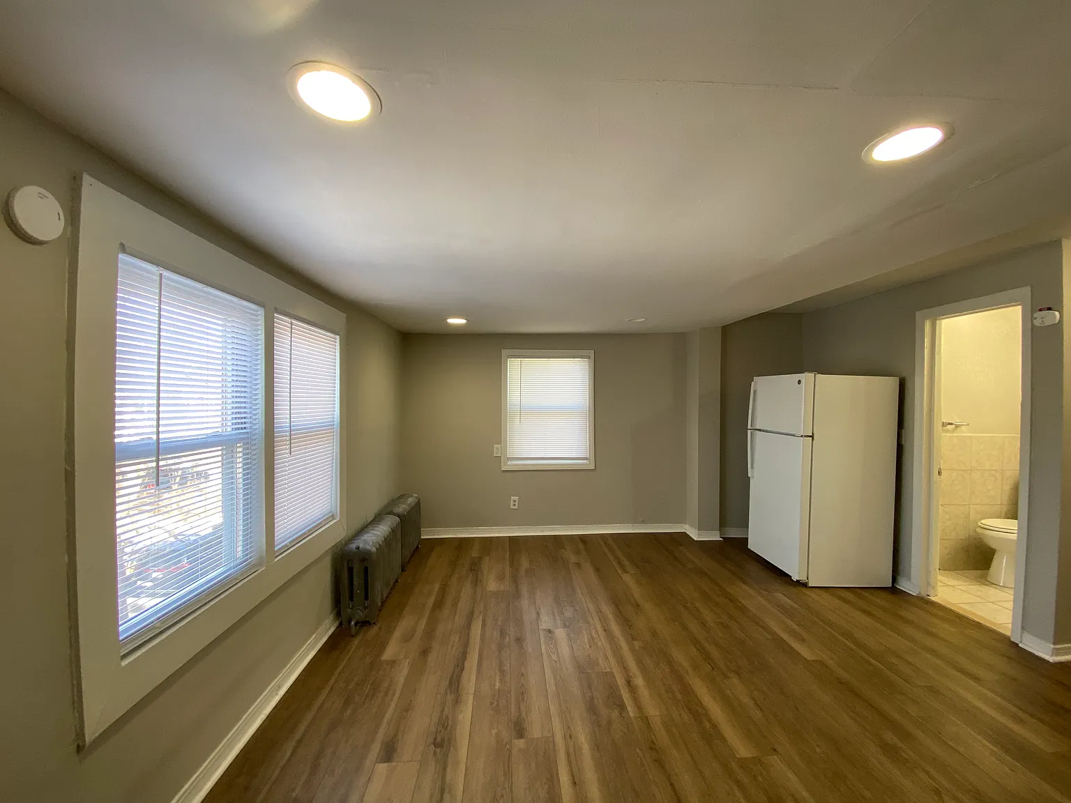 Studio, $1,075 — Photo 4
