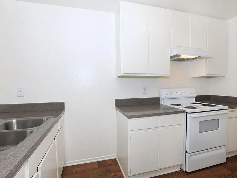 2944 Frontera St — Photo 26