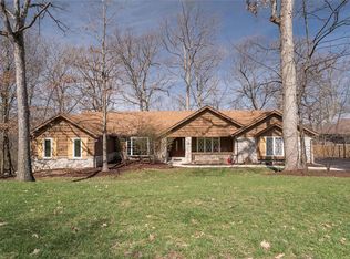 15975 Quiet Oak Rd, Chesterfield, MO 63017