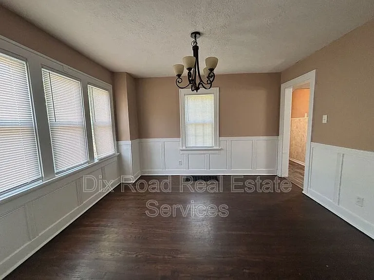 229 Bellaire Ave — Photo 10