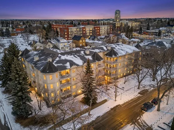 9138 83rd Ave NW #301, Edmonton, AB T6C 1B7