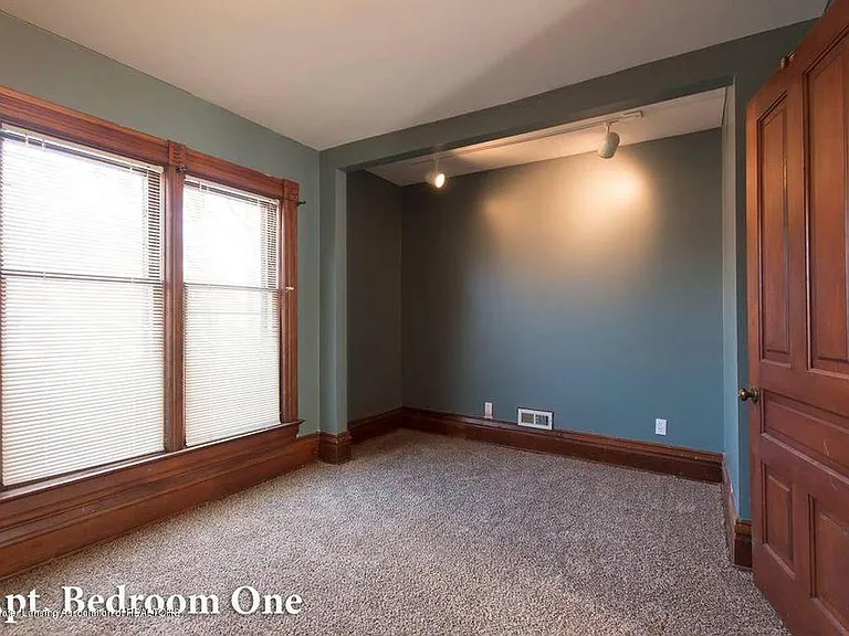 733 Seymour Ave #B — Photo 9
