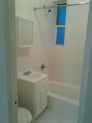 Rented by Arena Real Estate | media 7