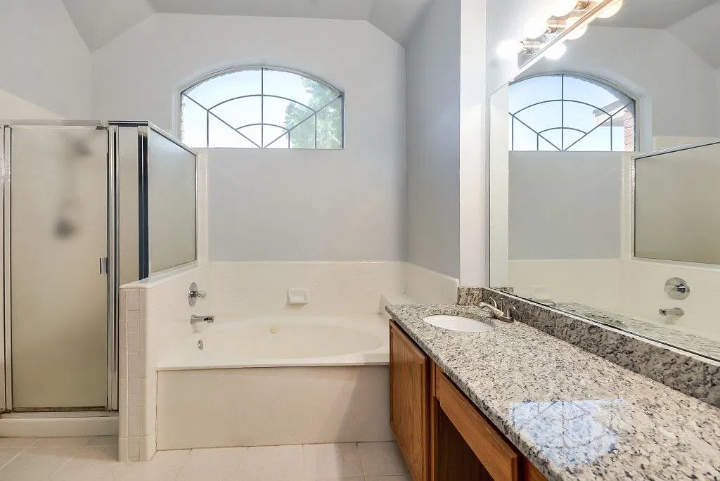 3 bed, 2.5 bath, $2,200 — Photo 1