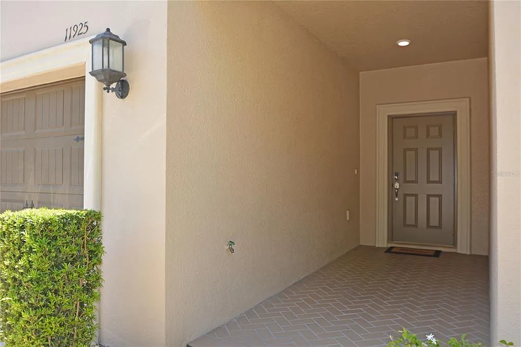 3 bed, 2.5 bath, 1666 sqft, $2,150 — Photo 3