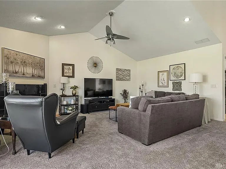 42 Patton Dr — Photo 7
