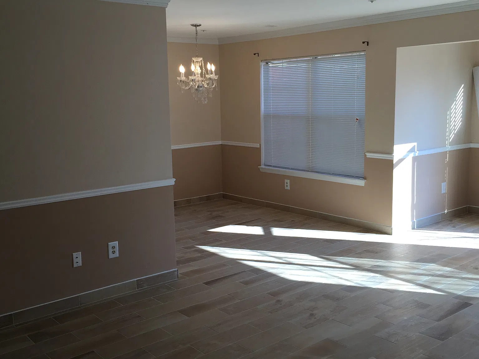 3 bed, 2.5 bath, 1290 sqft, $2,500 — Photo 2