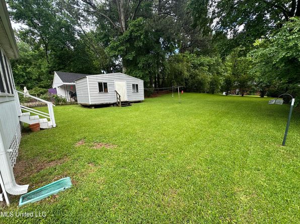 381 W Robinson St, Hernando, MS 38632