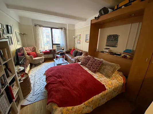 Rented by Douglas Elliman | media 13