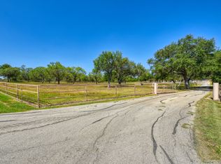 187 Oak Park Rd, Adkins, TX 78101