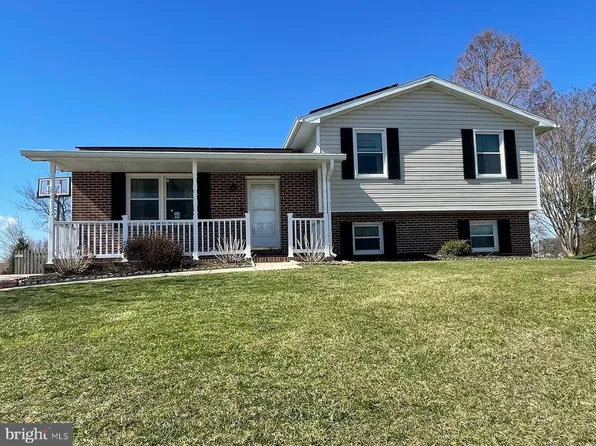 412 London Ct, Westminster, MD 21157