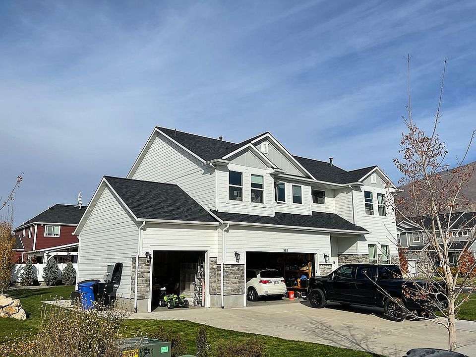 2nd image of 910 W Sedge Ct