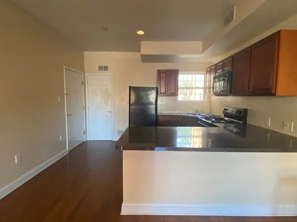 1717 N 17th St #B, Philadelphia, PA 19121