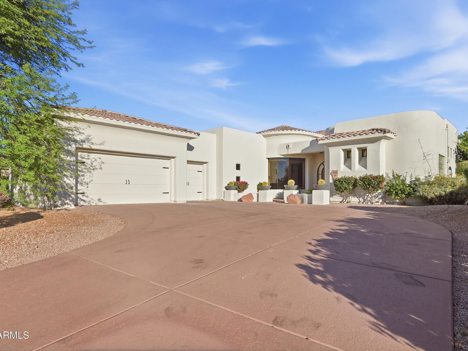 3929 N RECKER Road