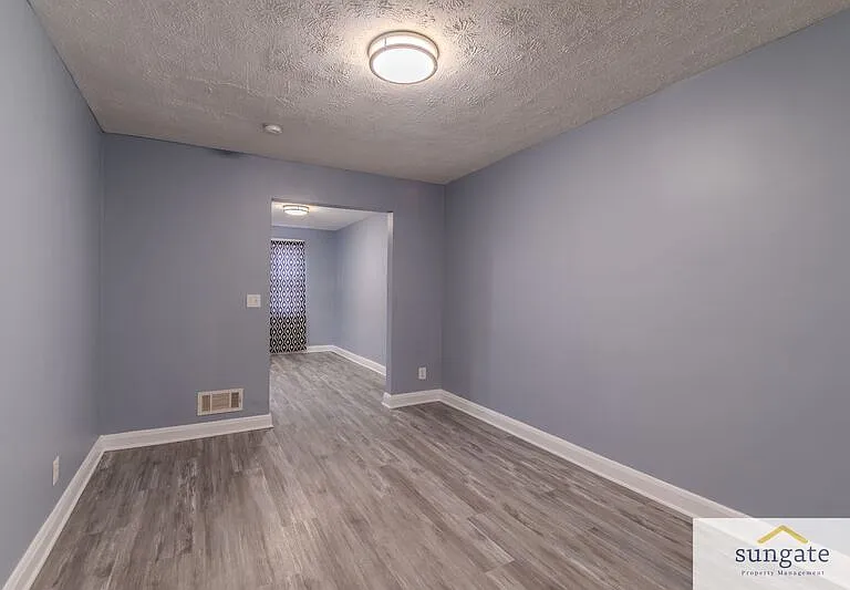 1504 Elrino St — Photo 5