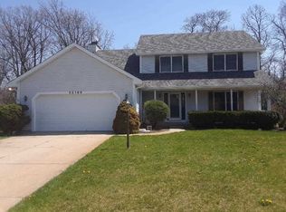 52160 Woodsedge Dr, Granger, IN