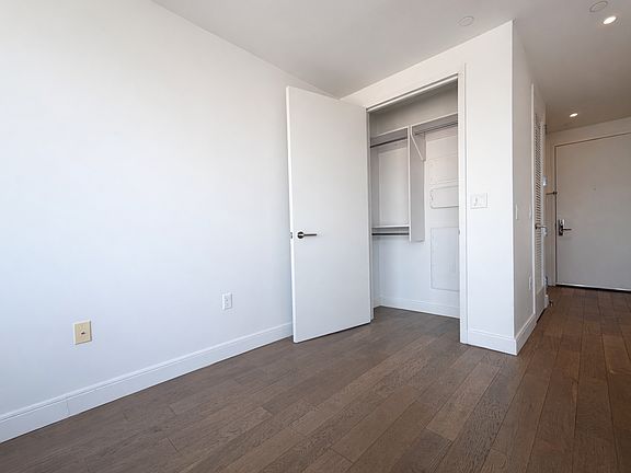 2nd image of 152-11 89th Ave Studio 1