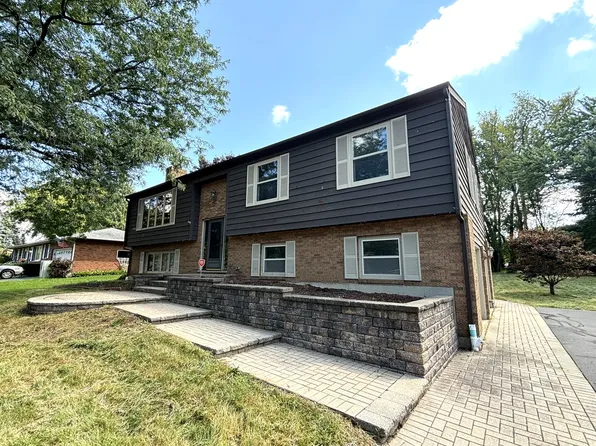 3825 Tilche Ln, Crystal Lake, IL 60014