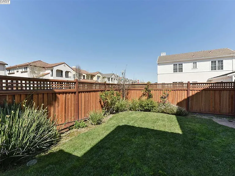 211 Kingfisher Ave — Photo 35